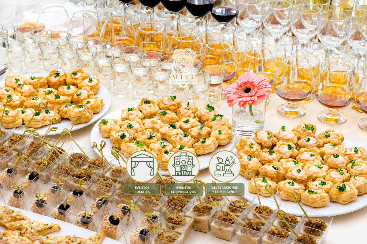 Arreglo de mesa para pasabocas. Miel Catering Experience.